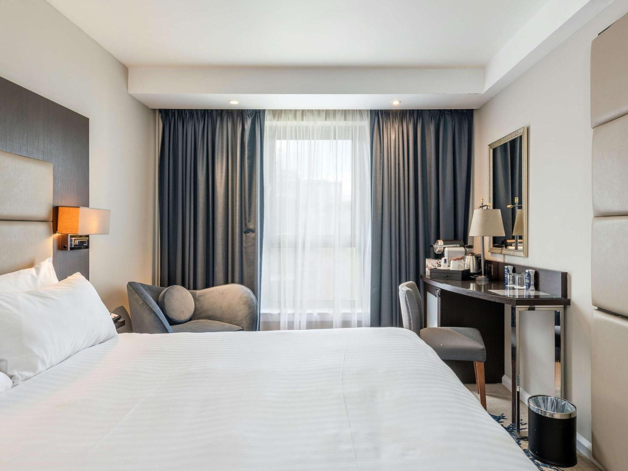 Mercure Edinburgh Haymarket Экстерьер фото